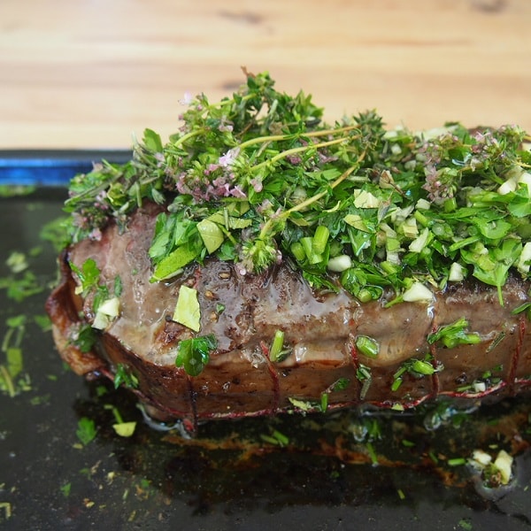 Rôti de boeuf avec des herbes de Provence